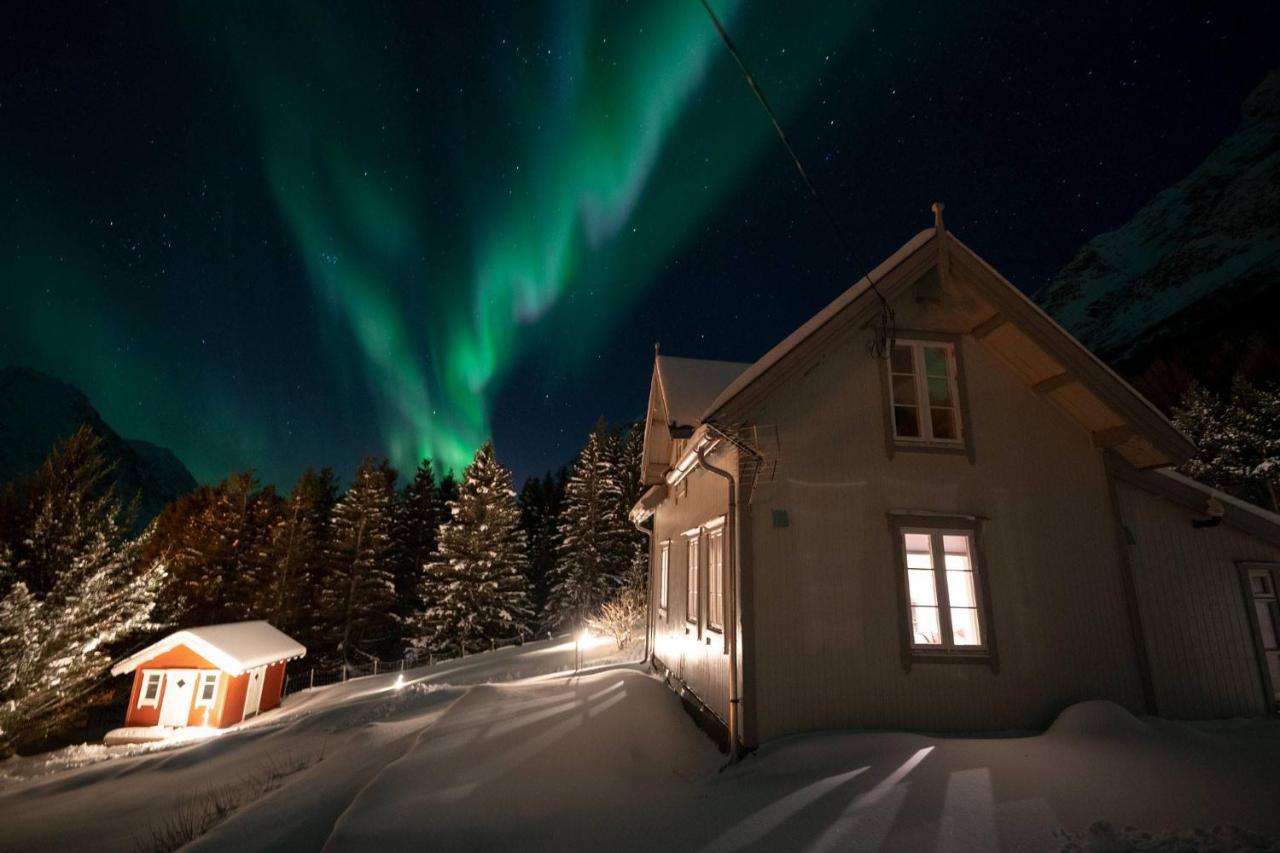 Kjosen Lodge, Lyngen. Lyngseidet Exterior photo